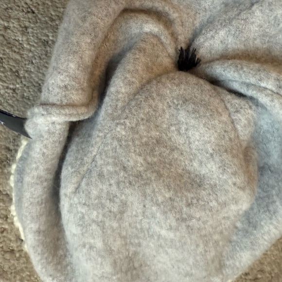 New Era Purple and White Vikings Beanie EUC - Picture 7 of 10